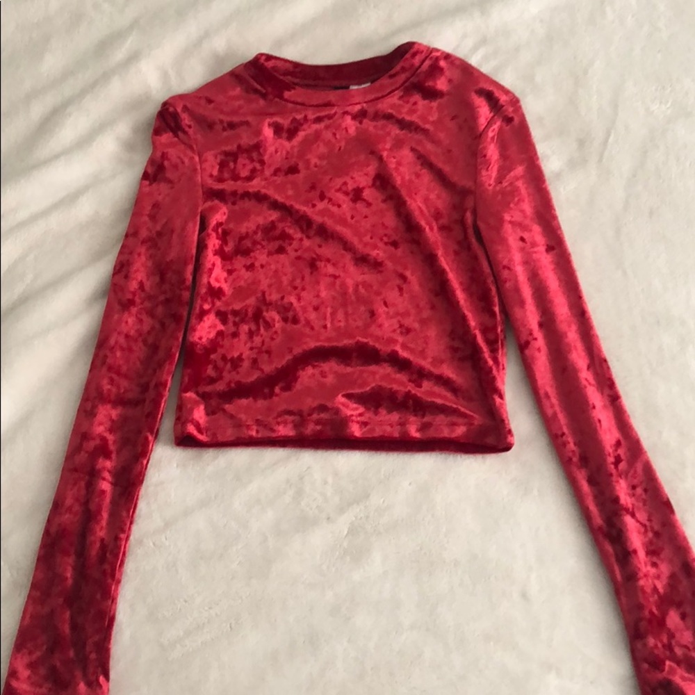 Long sleeve red velvet top